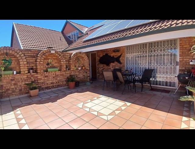 6 BEDROOM GATED ESTATE FOR SALE IN KEMPTON PARK EXT 4